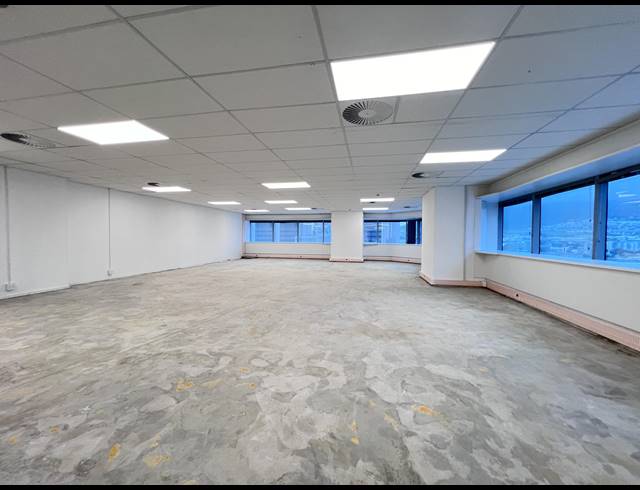 1,259M² OFFICE TO LET IN FORESHORE